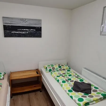 Apartment Neue Privatzimmer, Wifi Und Kaffee Inklusive *